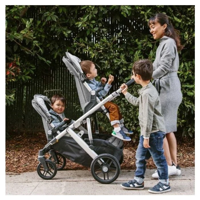 Vista V2 Twin Travel System With 2x Cloud T Car Seat & Bases - Image 4